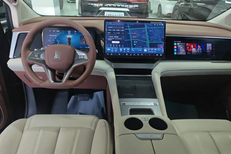 Used BYD Xia 2025 DM-i 1.5T 180km Excellence Model Center Console