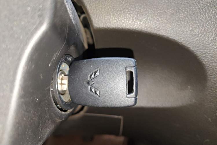 Used Wuling Rongguang V 2016 1.5L Standard Version
