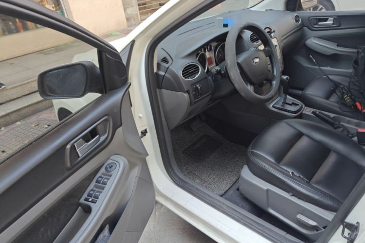 Used Ford Focus 2013 Hatchback Classic 1.8L Automatic Base Model