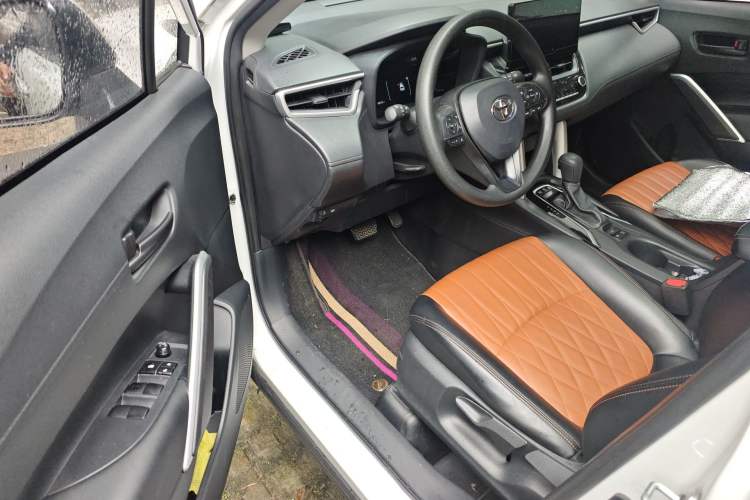 Used Toyota Corolla Cross 2023 Dual-Motor 2.0L Elite Edition Driver Seat