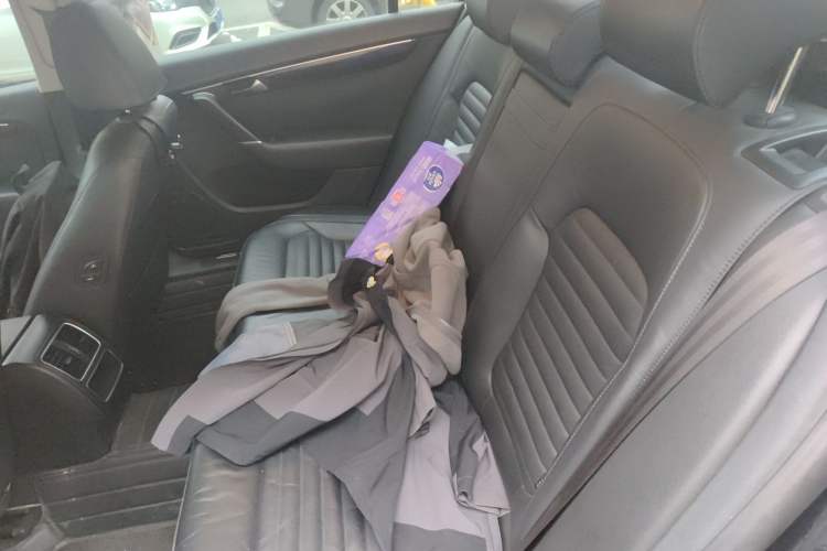 Used Volkswagen Magotan 2013 1.8TSI Luxury Model Left Rear Seat