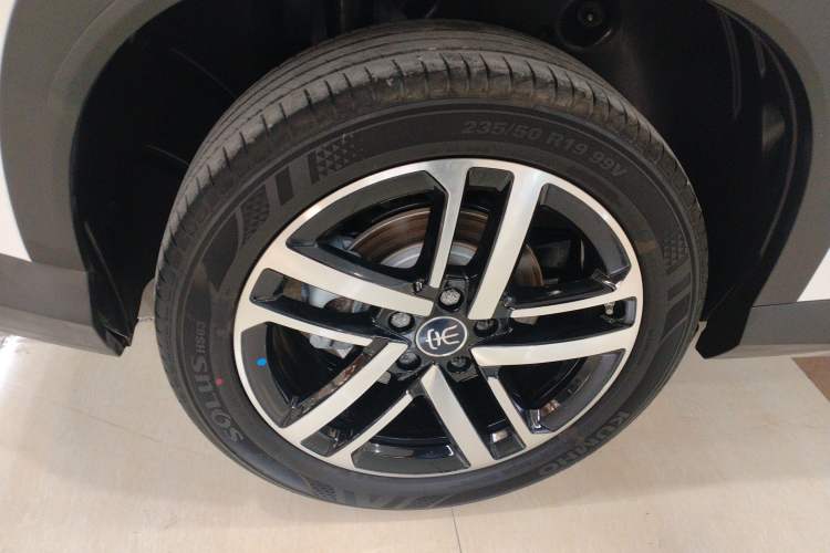 Used BYD Song L DM-i 2024 75km Leading Edition Right Rear Wheel Hub