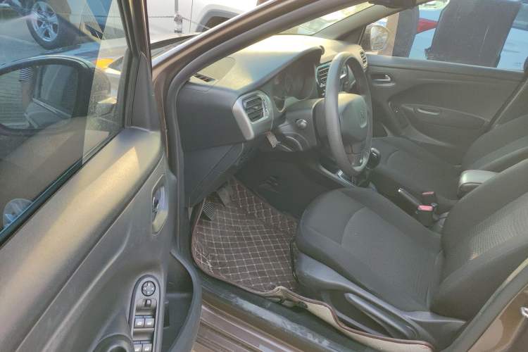 Used Peugeot 301 2014 1.6L Manual Comfort Edition