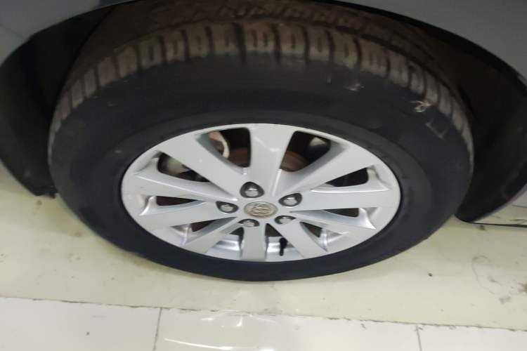 Used Buick GL8 2018 28T Luxury Model China VI Standard