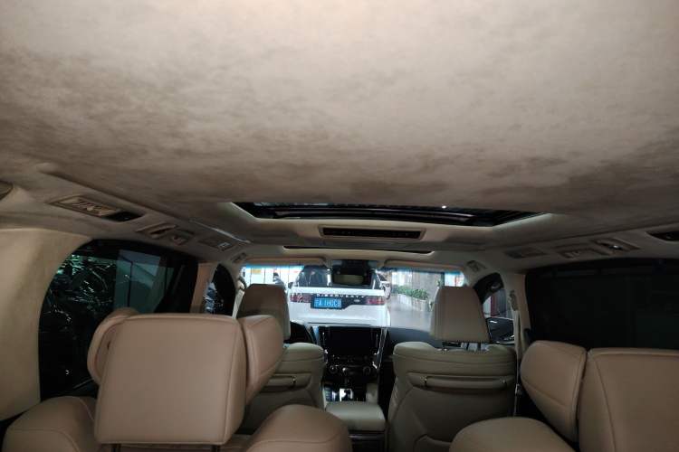 Used Toyota Alphard 2023 Dual-Motor 2.5L Premium Golden Edition
