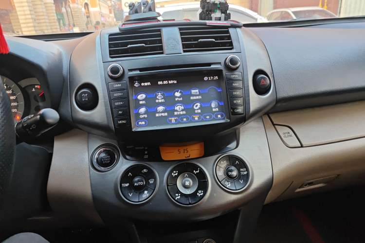 Used Toyota RAV4 2010 2.4L Automatic Deluxe Upgrade Edition Audio And AC Panel