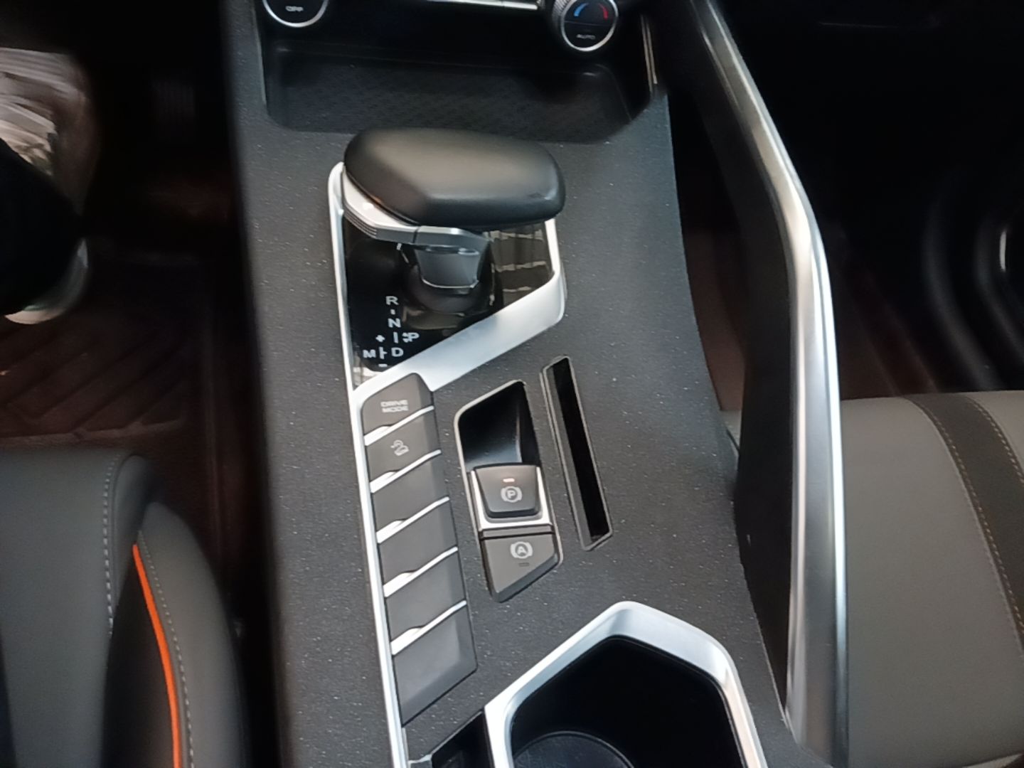 Geely Auto Coolray 2023 1.5T DCT Platinum Edition — снимка 16