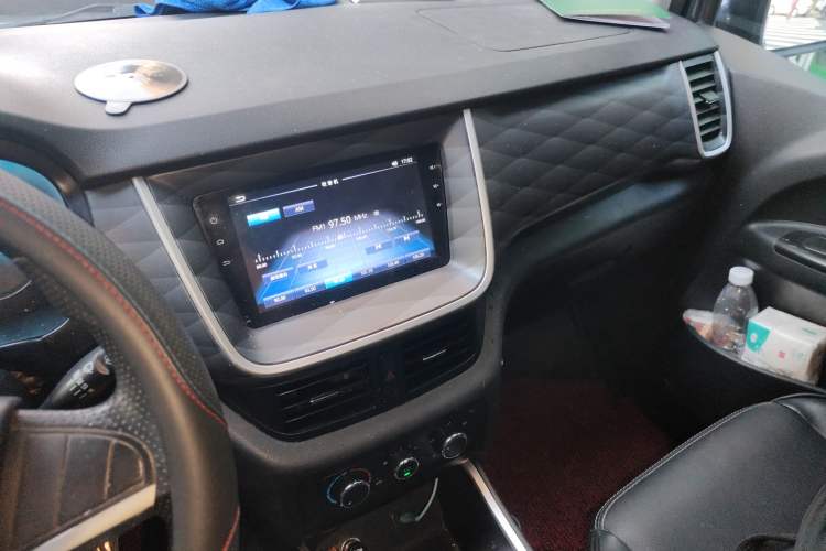 Used Jinbei Gold Hiace M Classic 2023 1.5L Travel Lion Passenger Vehicle 5/6/7 Seats
