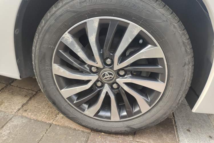 Used Toyota Corolla 2016 Dual-Engine 1.8L E-CVT Elite Edition