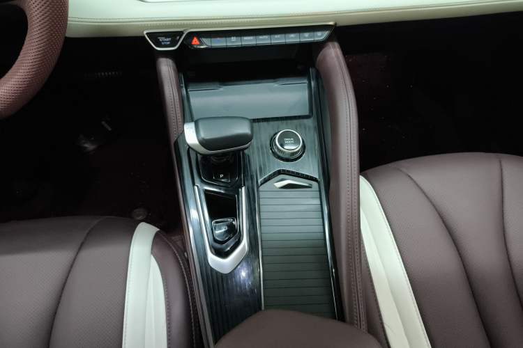 Used Geely Auto Monjaro L 2024 2.0TD High-Power Automatic Two-Wheel Drive Yunqi Version