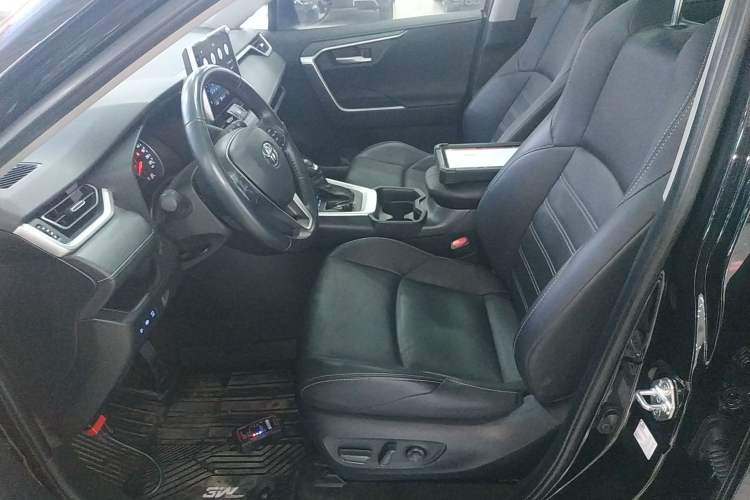 Used Toyota Wildlander 2022 2.0L CVT Two-Wheel Drive Luxury PLUS Edition Left Front Seat