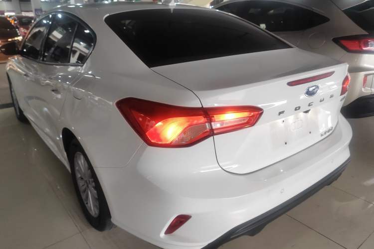 Used Ford Focus 2020 Sedan EcoBoost 180 Automatic Trend Edition
