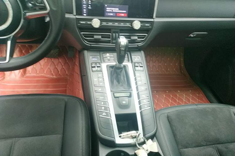 Used Porsche Macan 2018 Macan 2.0T Gear Lever