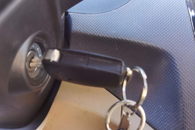 Used Wuling Hongguang 2014 1.2L S Comfort Model China IV