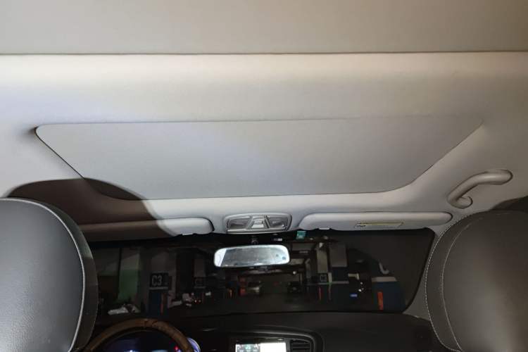 Used Kia K5 2011 2.0L Automatic GLS
