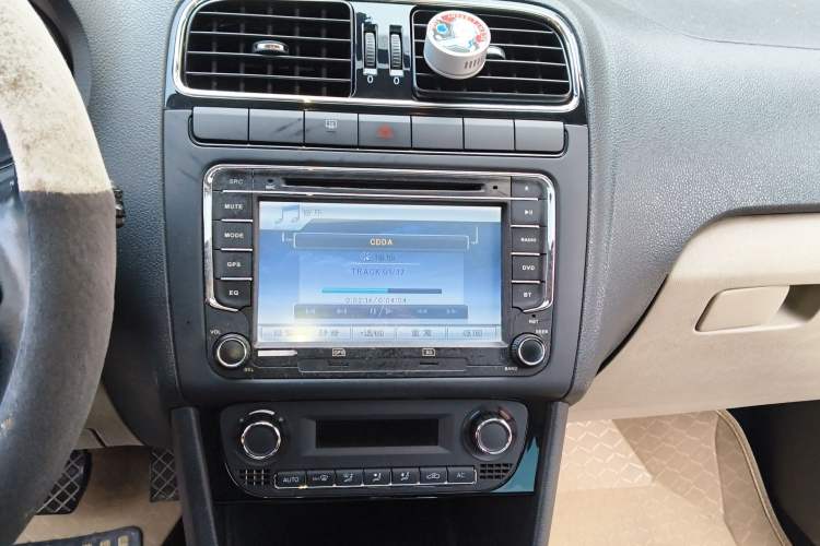 Used Volkswagen Polo 2013 1.6L Automatic Luxury Edition
