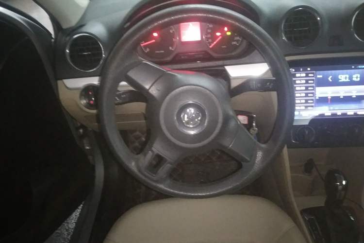 Used Volkswagen Jetta 2013 1.6L Automatic Comfort Model Steering Wheel