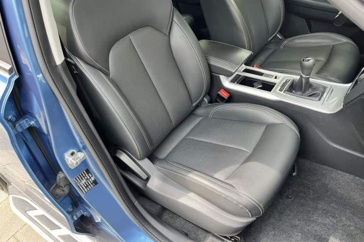 Used Roewe RX5 2016 20T Two-Wheel Drive Manual Flagship Edition
