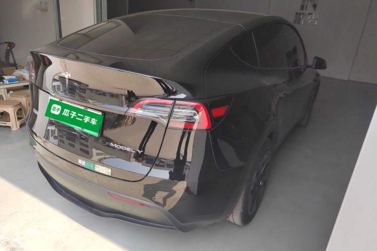 Used Tesla Model Y 2023 Rear-Wheel-Drive Version Rear Right 45 Deg