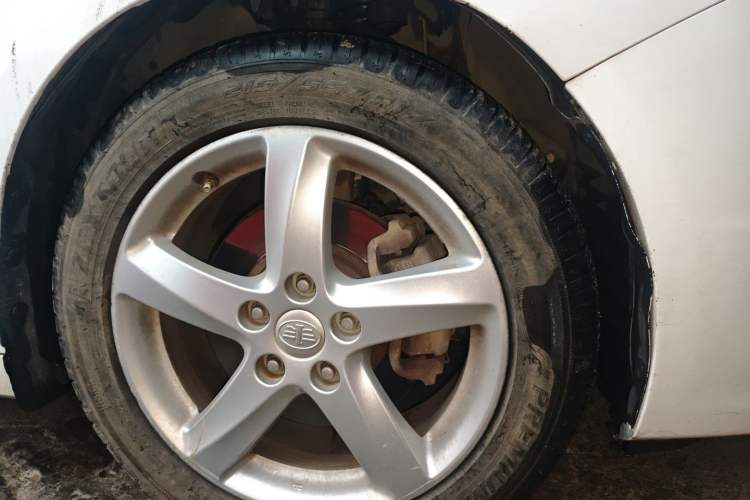 Used Bestune B70 2016 2.0L Manual 10th Anniversary Edition Right Front Wheel Hub