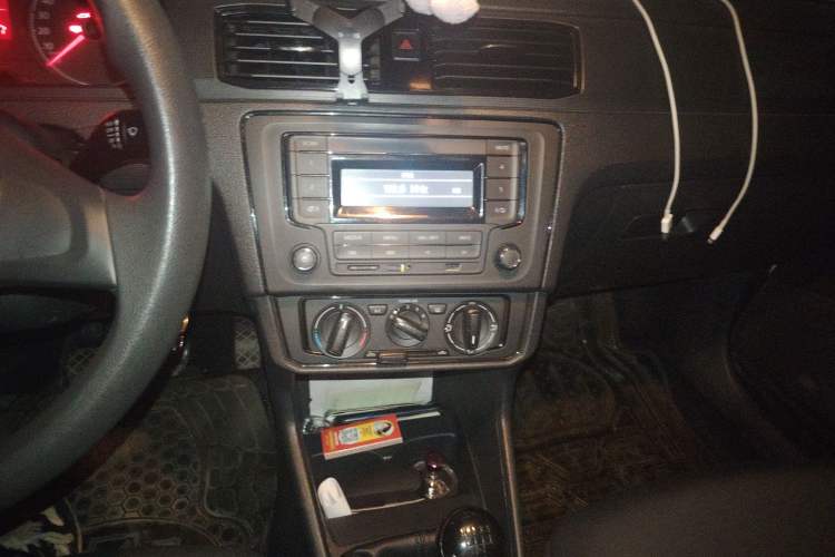 Used Volkswagen Santana 2016 1.6L Manual Fashion Edition
