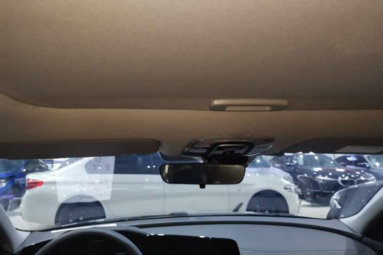 Used Hyundai Elantra 2021 1.5L CVT LUX Prestige Edition
