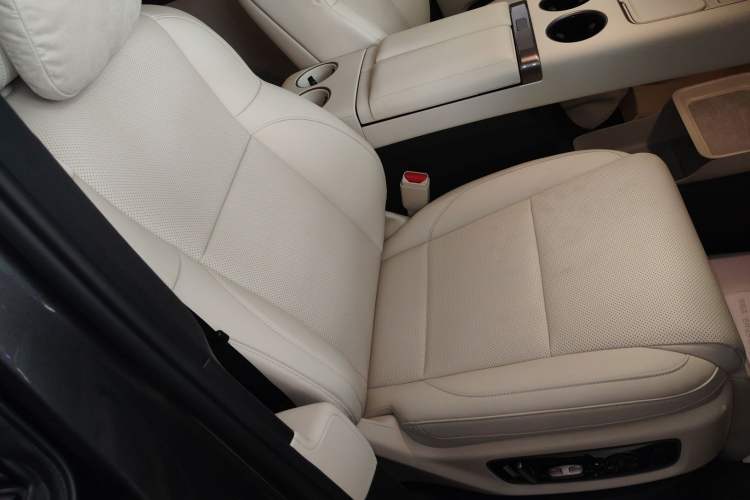 Used Li Auto MEGA 2025 Home Family Special Edition