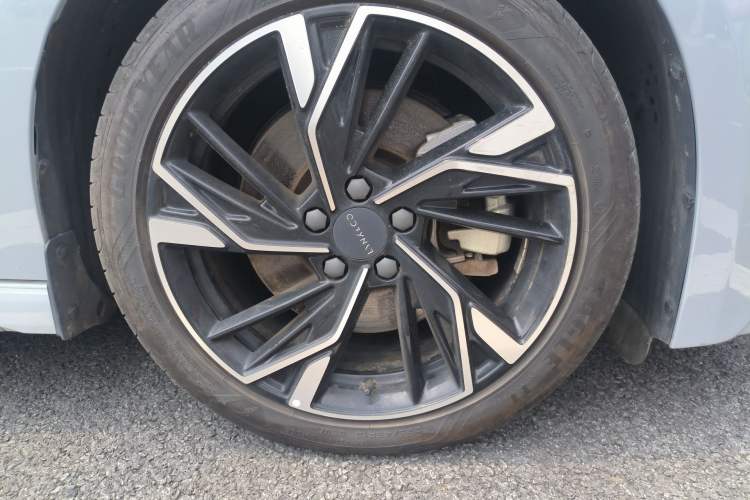 Used Lynk & Co 03 2023 1.5T EM-F PM Right Front Wheel Hub