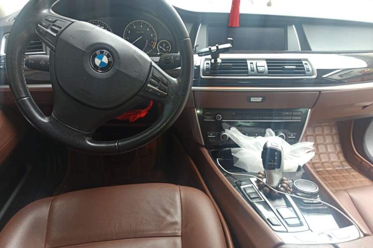 Used BMW 5 Series GT 2015 528i Leading Model