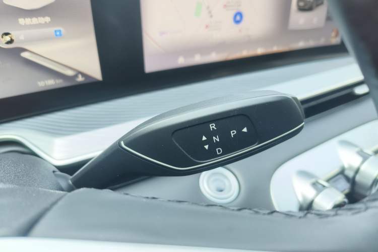 Used EXEED Lingyun 2024 300T Two-Wheel Drive Starlight Edition
