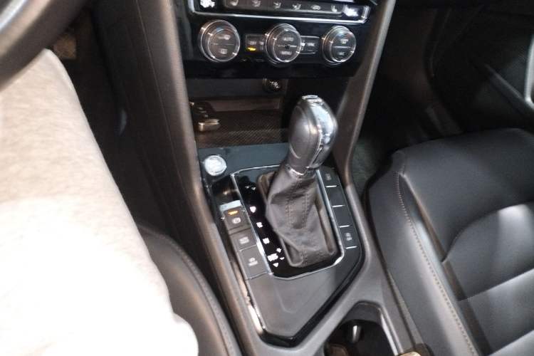 Used Volkswagen Tharu 2019 280TSI Two-Wheel Drive Luxury Edition China V Standard Gear Lever