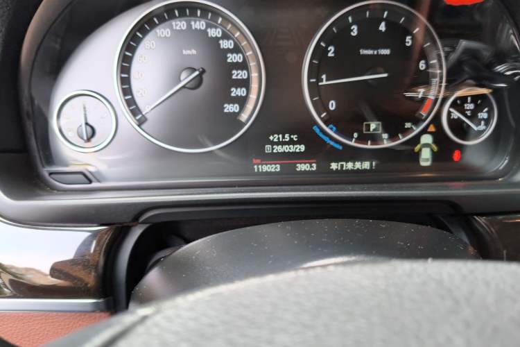 Used BMW 5 Series 2014 525Li Leading Model