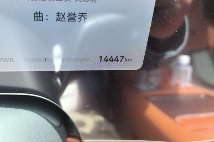 Used Hima AITO M8 2025 Model Pure Electric Max+ Six-Seat Four-Wheel-Drive Version
