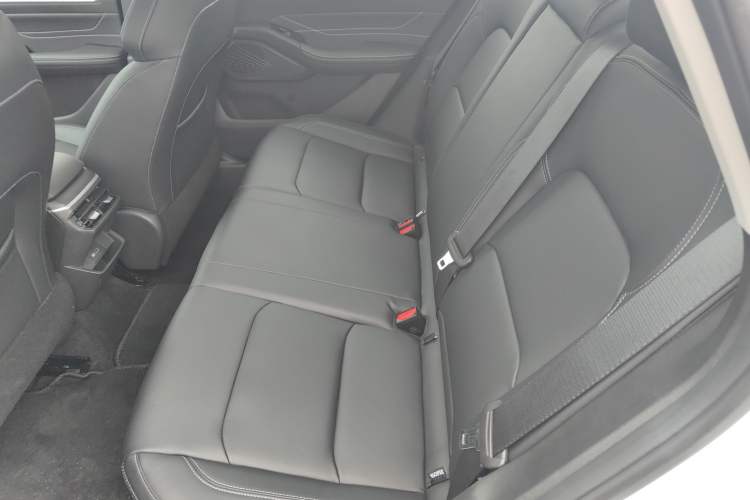 Used Geely Auto Emgrand 2025 4th Generation 1.5L CVT Longteng Edition Left Rear Seat