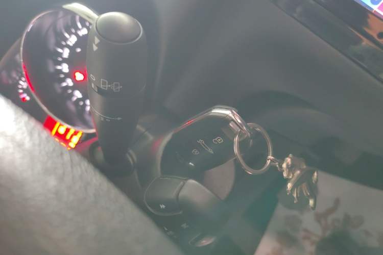 Used Peugeot 3008 2015 1.6THP Automatic Classic Edition Interior 1