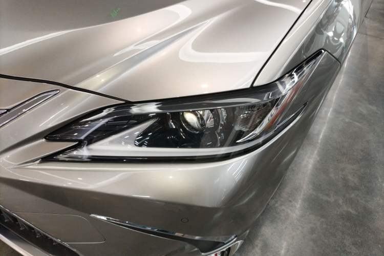 Used Lexus ES 2020 300h Premier Edition Left Front Headlight