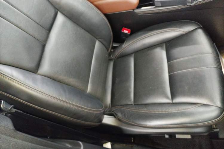 Used GAC Trumpchi GS8 2017 320T Two-Wheel Drive Luxury Smart Connectivity Version (7 Seats)