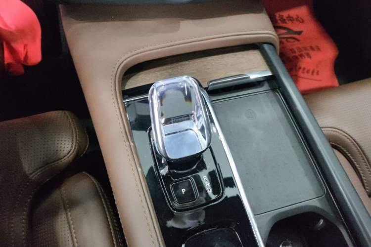 Used Volvo S90 2024 B5 Luxury Smart Edition Gear Lever