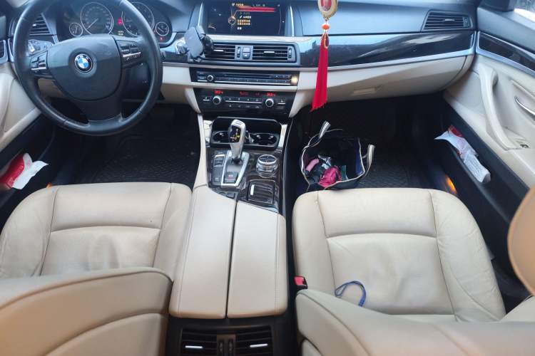Used BMW 5 Series 2013 525Li Luxury Model
