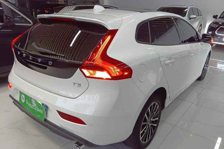 Used Volvo V40 2017 T3 Zhiyi Edition