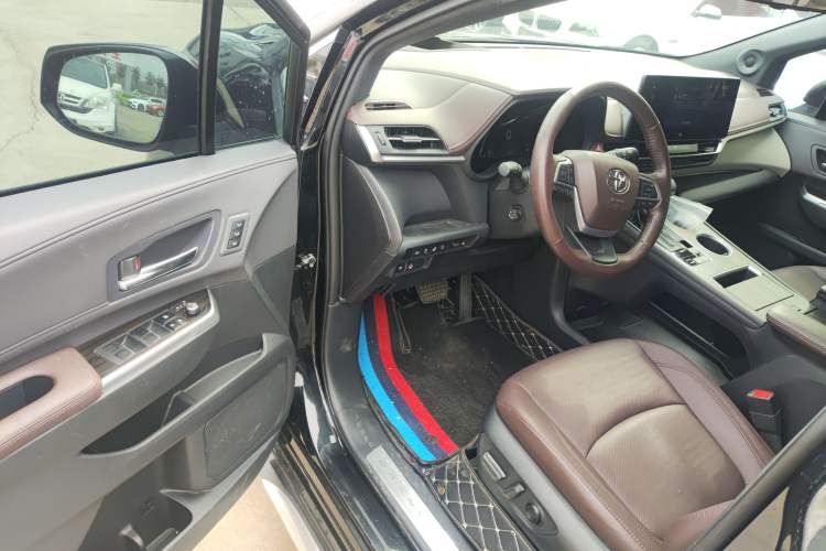 Used Toyota Granvia 2023 2.5L Hybrid Flagship VIP Edition