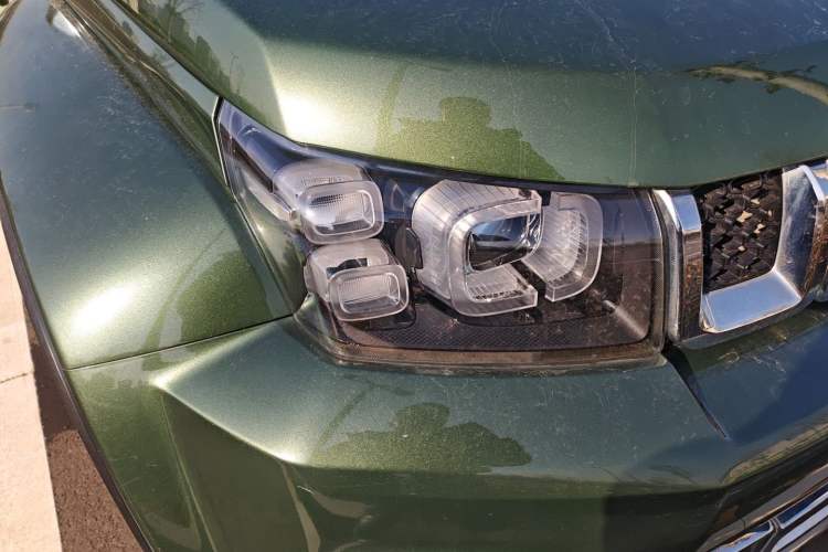 Used BAIC Off-Road BJ40 2018 PLUS 2.3T Automatic Four-Wheel Drive Flagship Version China V Emission Standard Right Front Headlight