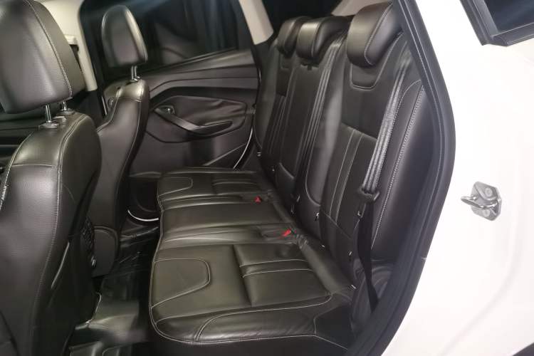 Used Ford Kuga 2015 2.0L GTDi Four-Wheel-Drive Sport Model