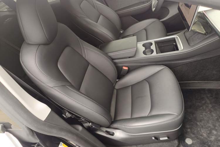 Used Tesla Model Y 2024 Rear-Wheel-Drive Version Right Front Seat