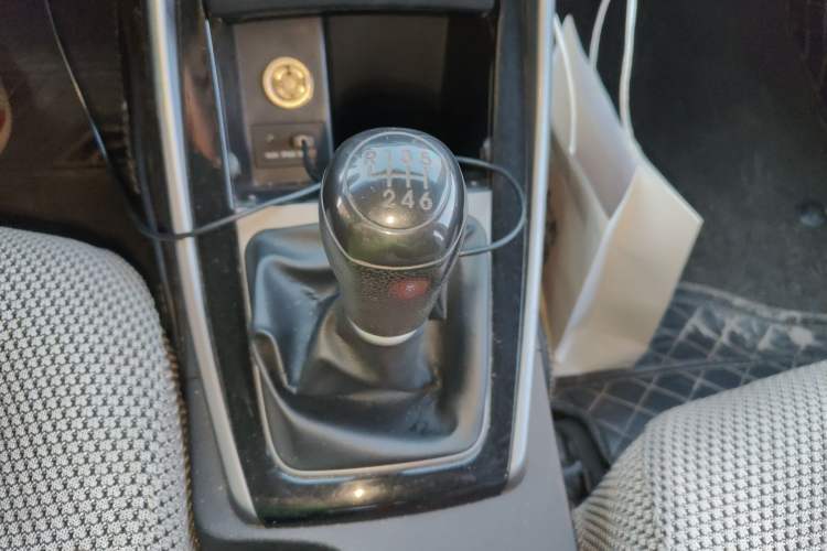 Used Hyundai Elantra (5th Generation / Langdong) 2015 1.6L Manual Leading Model Gear Lever