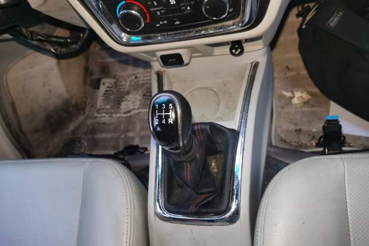 Used Jinbei New Hiace X30L 2019 1.5L Wealth Edition China VI SWC15M
