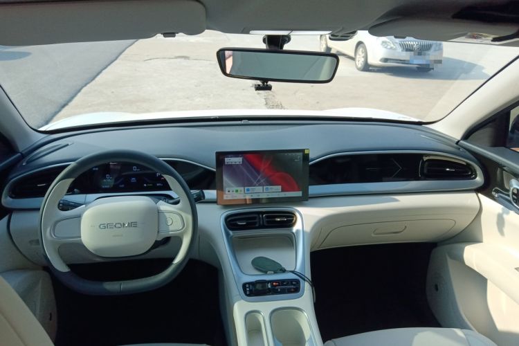 Used Geely Galaxy Geome 2025 410 km Free Version
