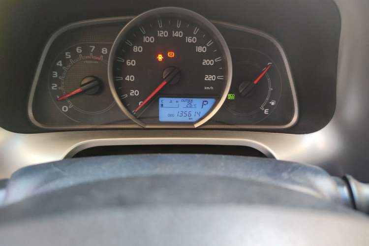 Used Toyota RAV4 2016 2.0L CVT Two-Wheel Drive Fashion Edition China V Standard Odometer Close Up