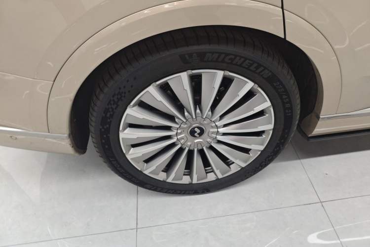 Used ONVO Luxeed L90 2025 Model—Max Six-Seater Version