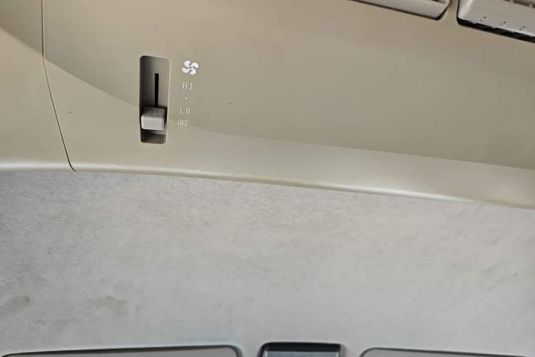 Used Jinbei Hiace X30 2016 1.3L Van Comfort Edition DLCG12
